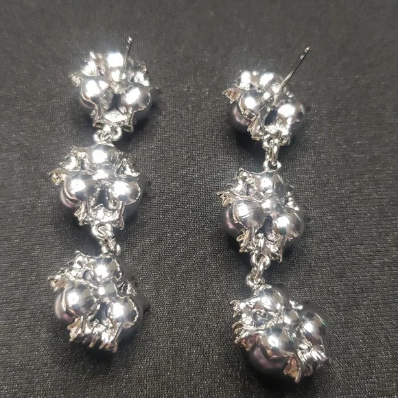 Charter Club Silver and Gray Floral Earrings. NWT - Picture 8 of 9